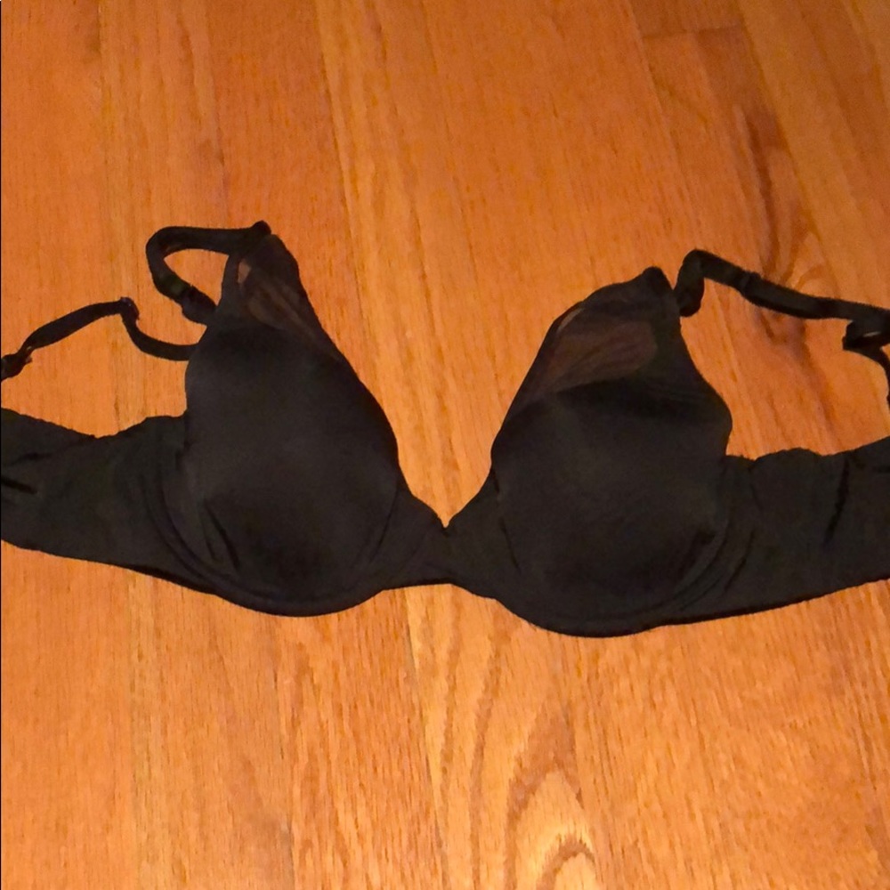 Black bra with mesh uppers